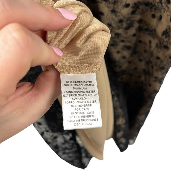 En crème Boutique Lace Overlay Long Dress W/ Keyhole Nude Black Spaghetti Strap - Picture 10 of 11